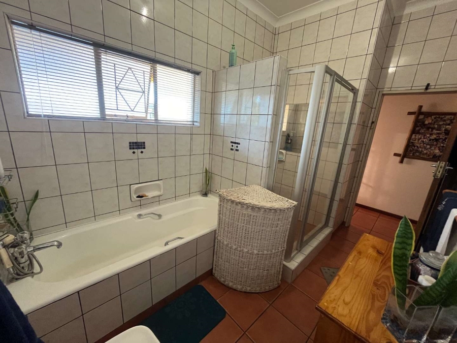 5 Bedroom Property for Sale in Die Rand Northern Cape
